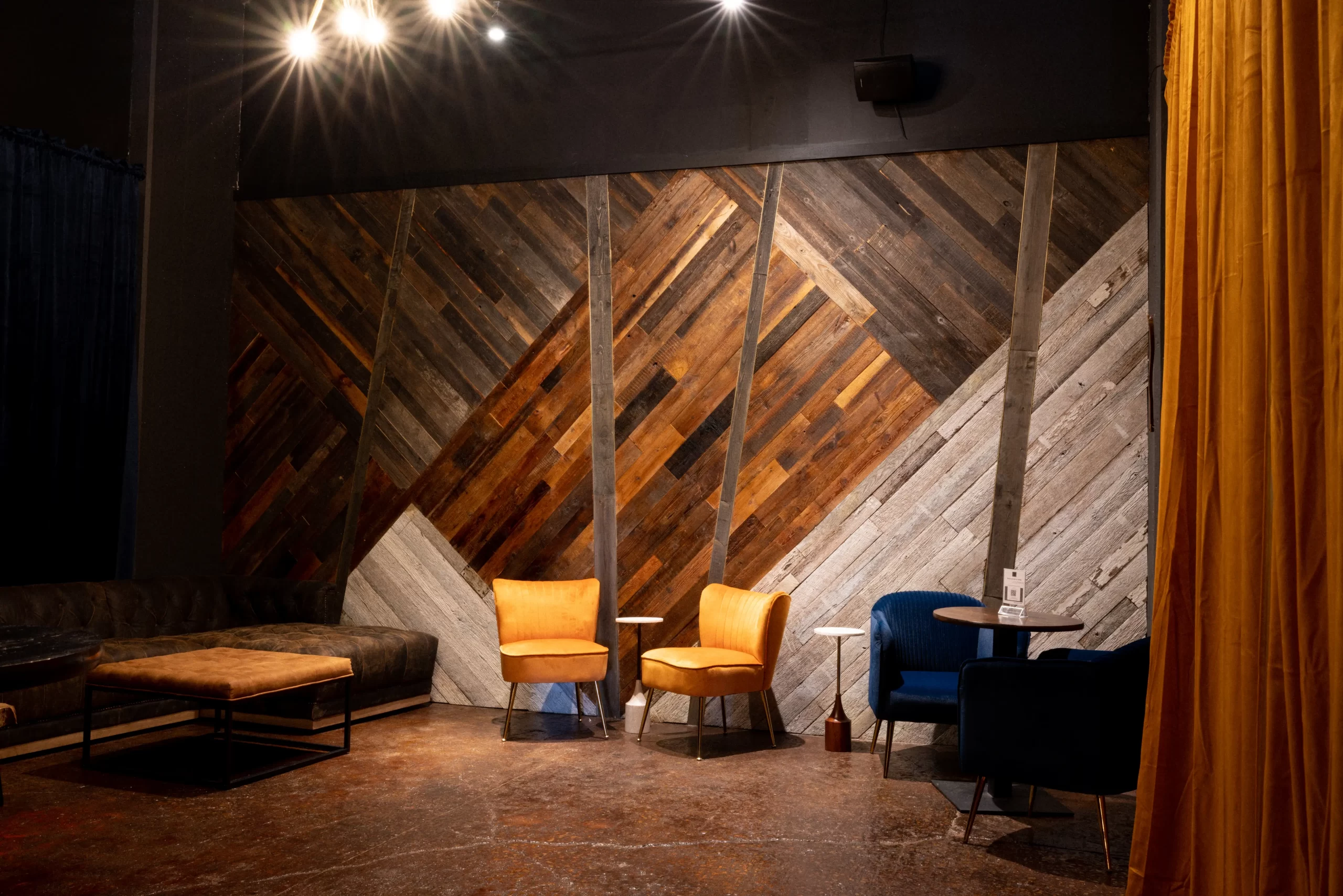 RECLAIMED WOOD WALL PANELING