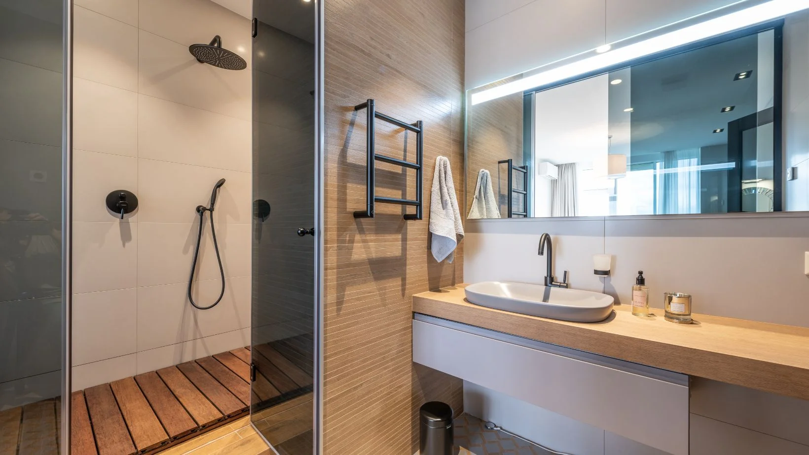 Contemporary bathroom with wooden details